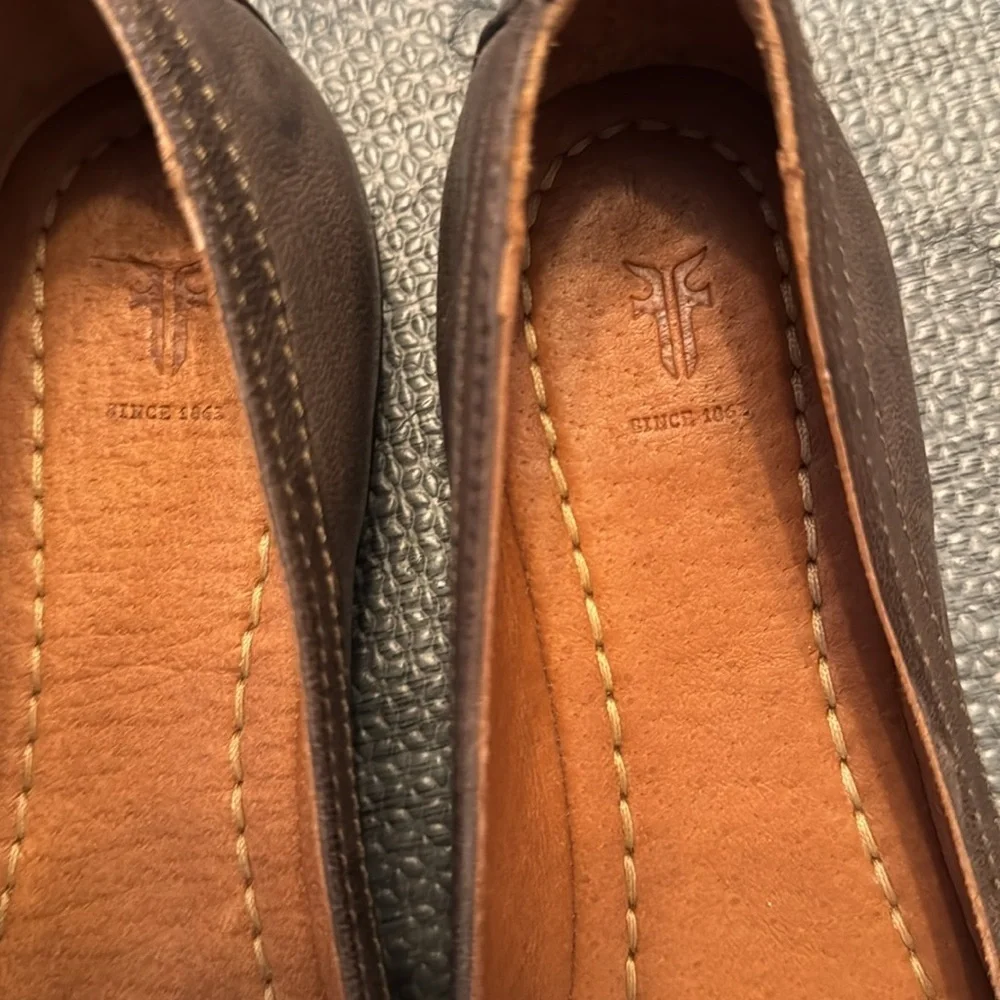 Frye Carson Ballet flat brown size 6.5